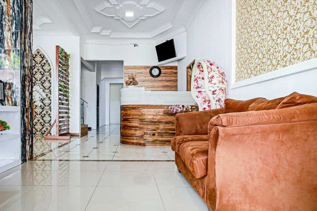 Oyo 90221 Makarim Guest House Syariah Pangkalanbuun Eksteriør billede