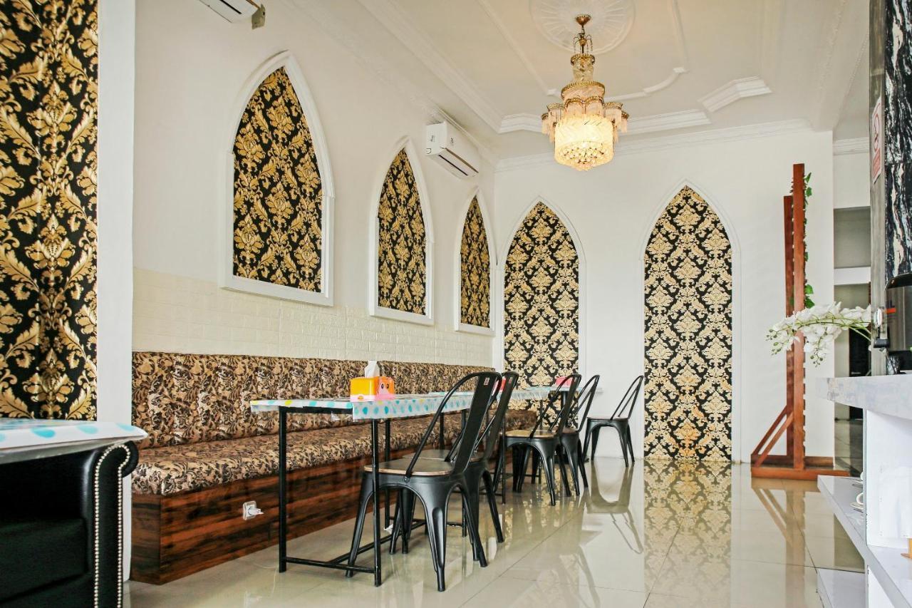 Oyo 90221 Makarim Guest House Syariah Pangkalanbuun Eksteriør billede