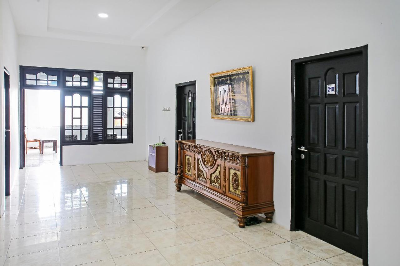 Oyo 90221 Makarim Guest House Syariah Pangkalanbuun Eksteriør billede