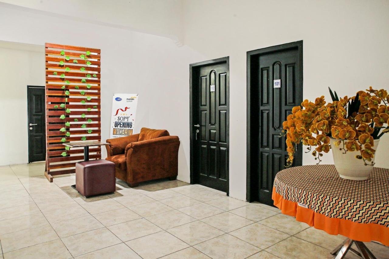 Oyo 90221 Makarim Guest House Syariah Pangkalanbuun Eksteriør billede