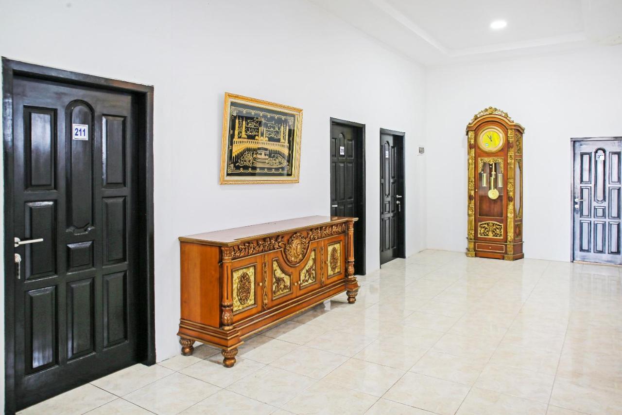 Oyo 90221 Makarim Guest House Syariah Pangkalanbuun Eksteriør billede