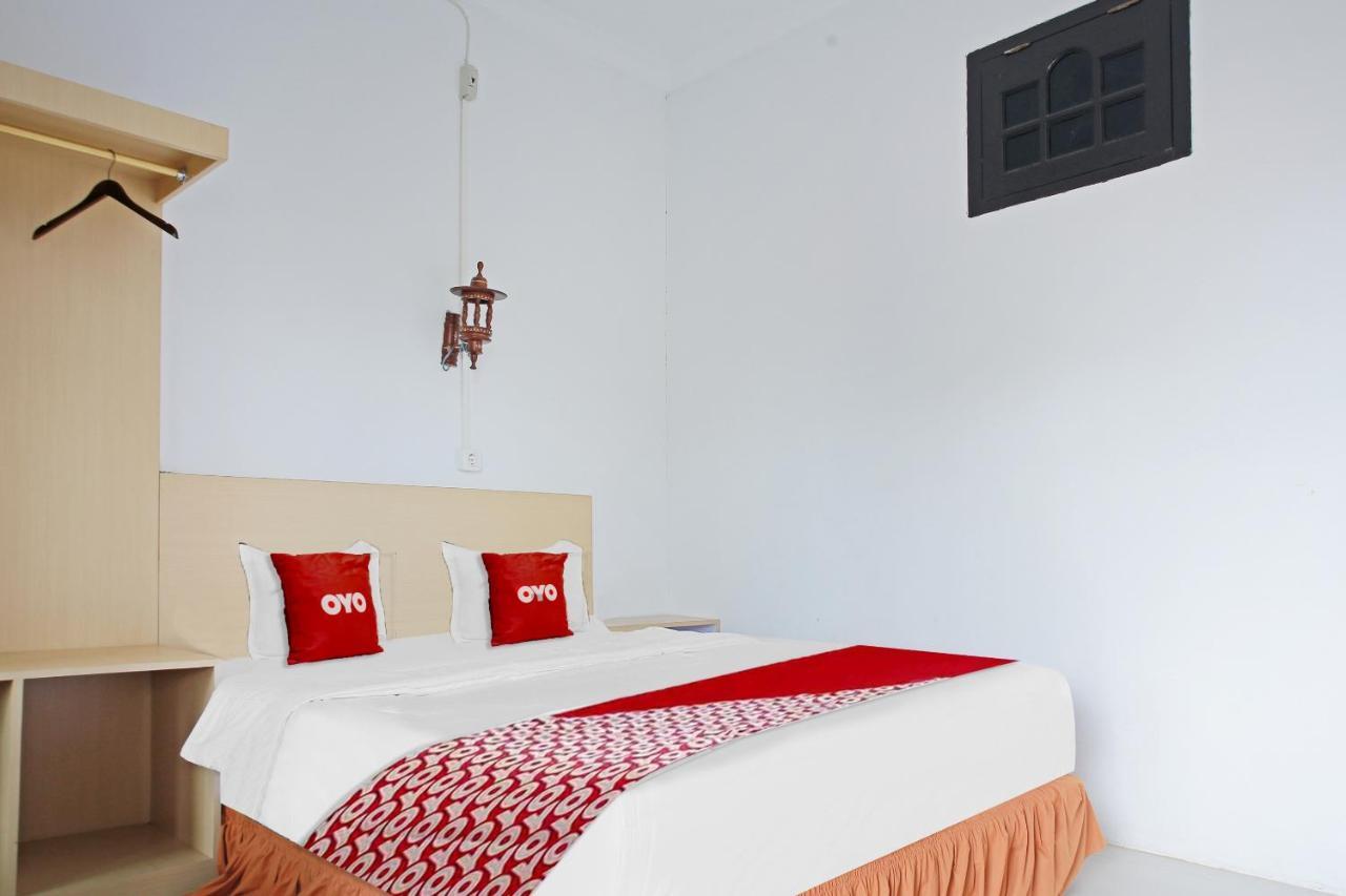 Oyo 90221 Makarim Guest House Syariah Pangkalanbuun Eksteriør billede