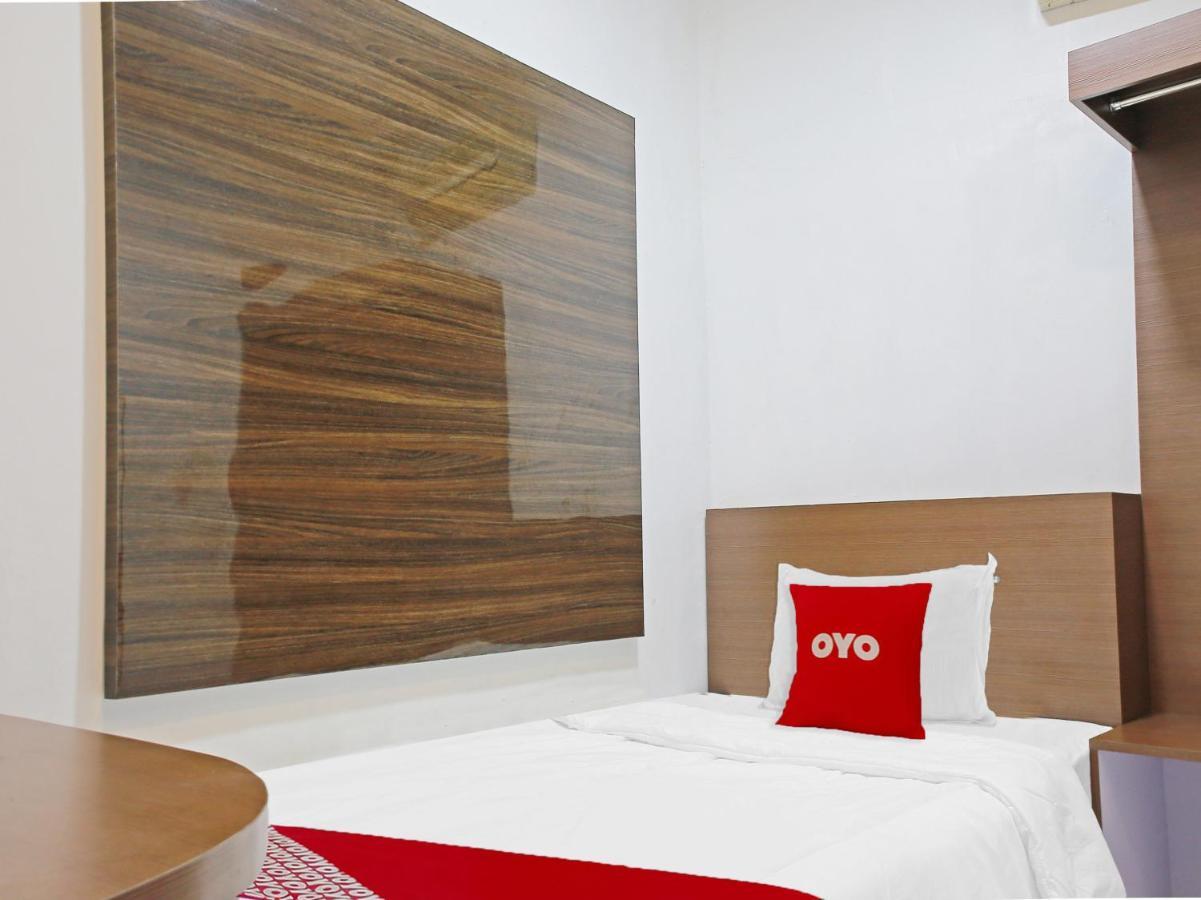 Oyo 90221 Makarim Guest House Syariah Pangkalanbuun Eksteriør billede