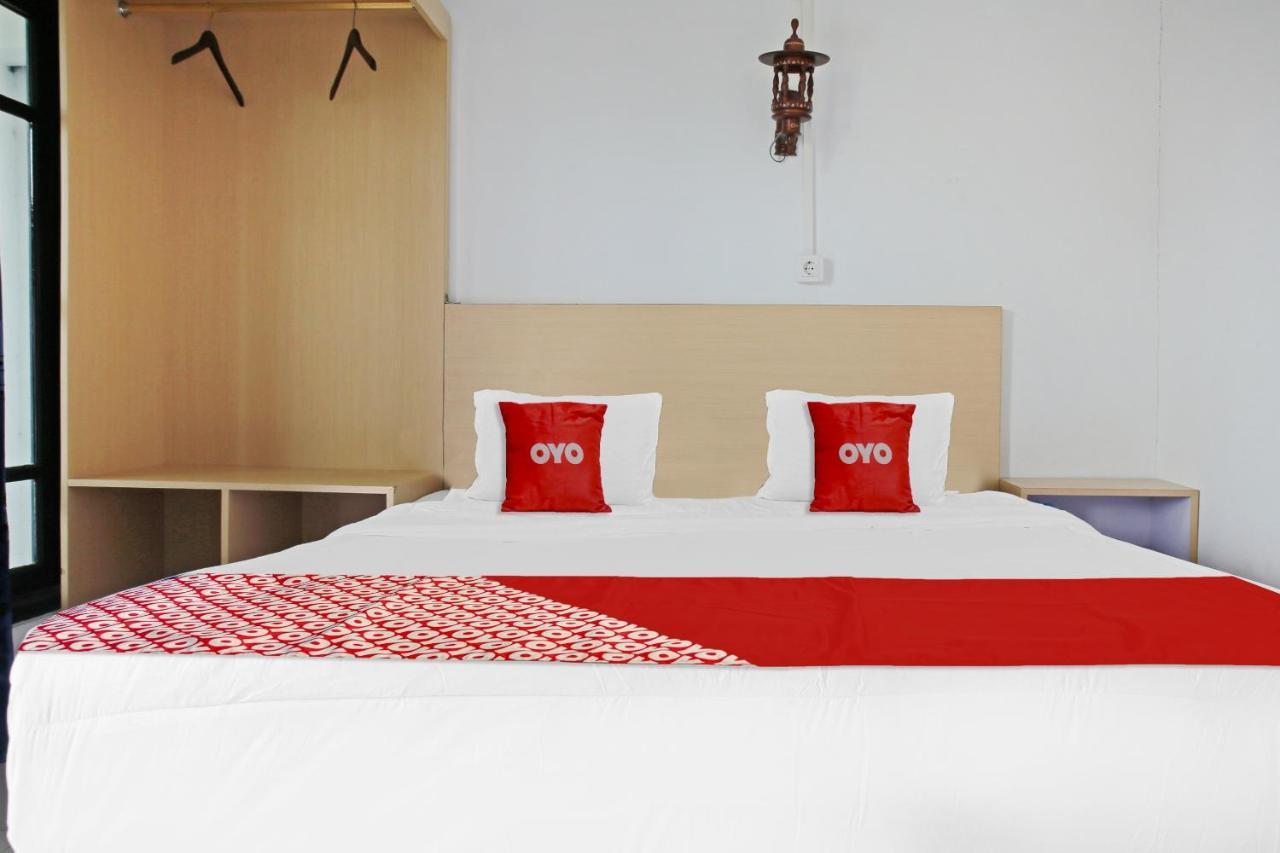 Oyo 90221 Makarim Guest House Syariah Pangkalanbuun Eksteriør billede