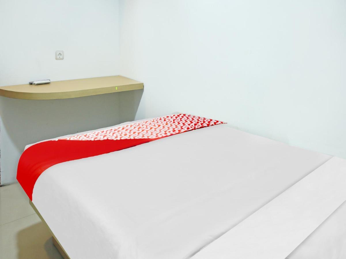 Oyo 90221 Makarim Guest House Syariah Pangkalanbuun Eksteriør billede