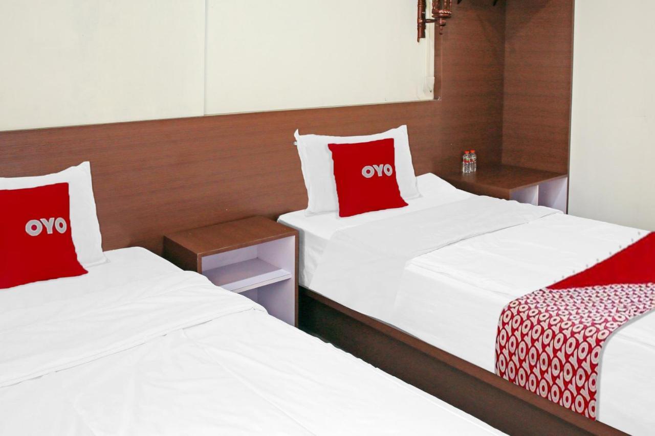 Oyo 90221 Makarim Guest House Syariah Pangkalanbuun Eksteriør billede