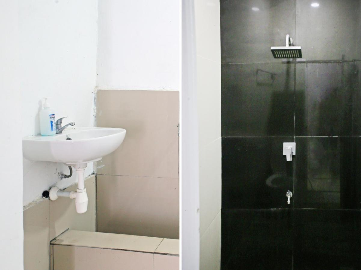 Oyo 90221 Makarim Guest House Syariah Pangkalanbuun Eksteriør billede